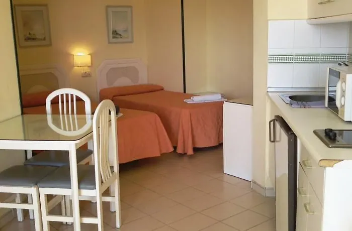 Mediterraneo Apts * נרחה