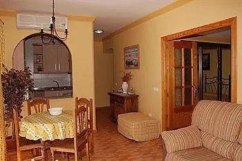 Mediterraneo Apts מלון