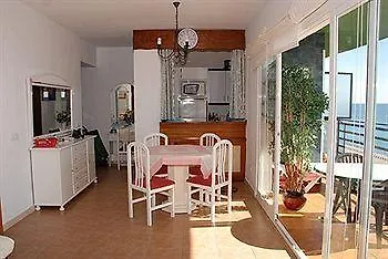 Mediterraneo Apts מלון *