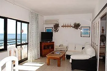 Mediterraneo Apts מלון *