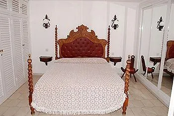 Mediterraneo Apts מלון נרחה