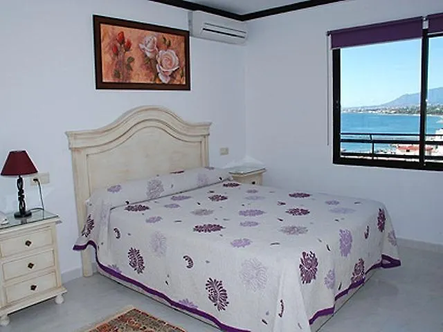 Mediterraneo Apts מלון