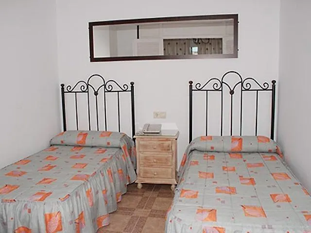 Mediterraneo Apts מלון נרחה