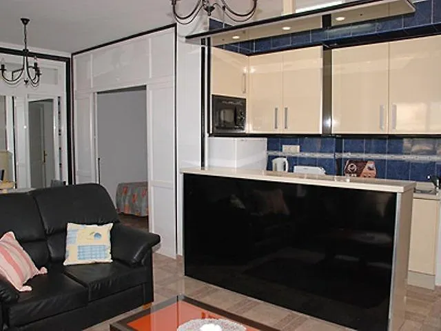 Mediterraneo Apts מלון *
