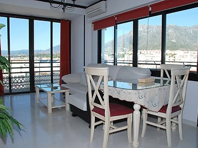 Mediterraneo Apts מלון נרחה