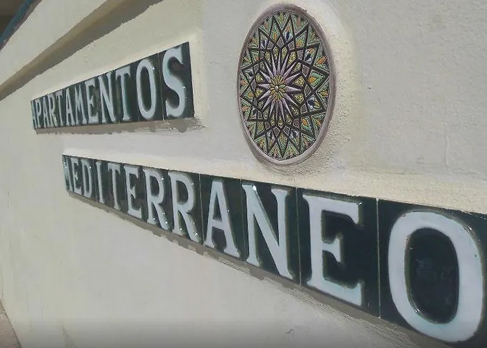 Mediterraneo Apts מלון *