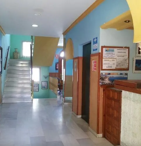 Mediterraneo Apts מלון